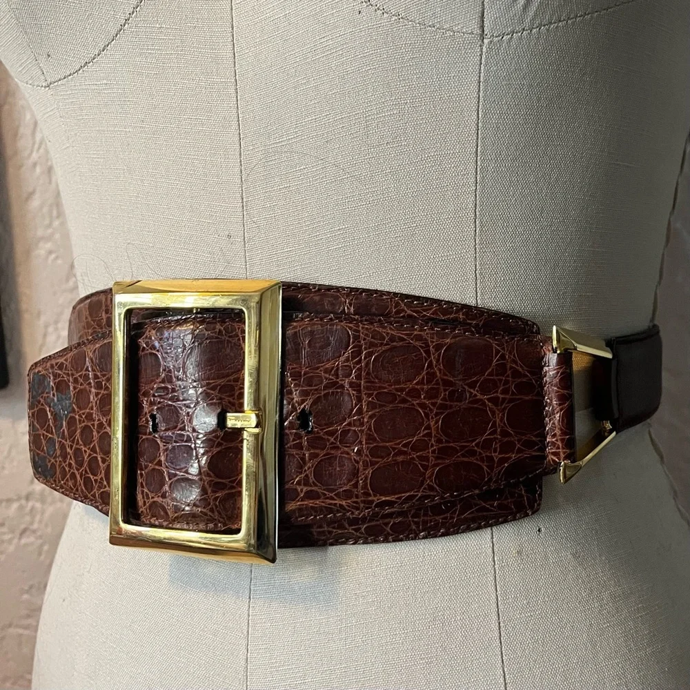 Salvatore Ferragamo Brown Croc-Embossed Leather Belt with Gold Buckle - Picture 1 of 7